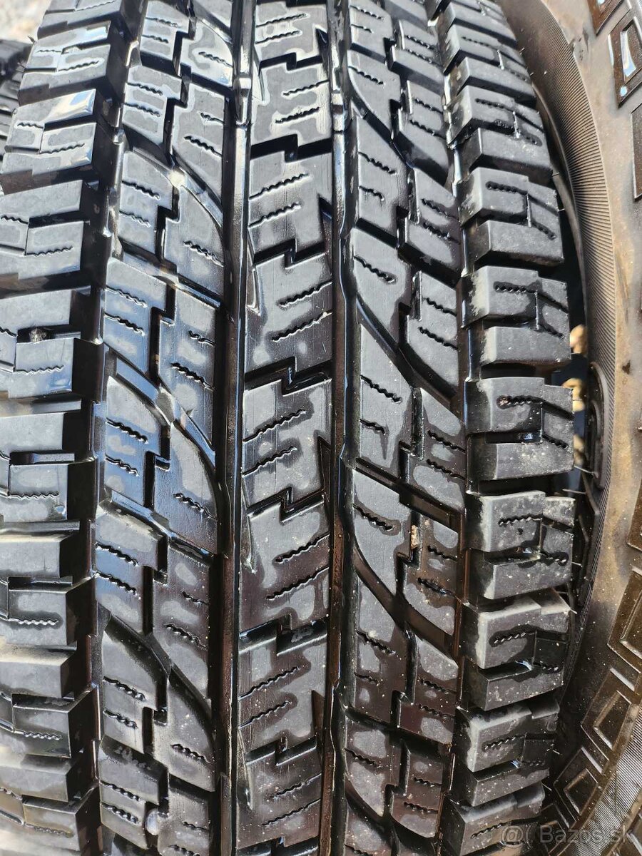 Predám pneumatiky Mercedes G-Class 31x10 50 R15 LT 109S 6PR