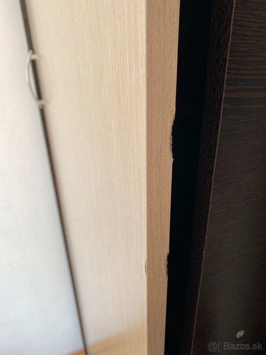 Predám skriňu s posuvnými dverami - 3