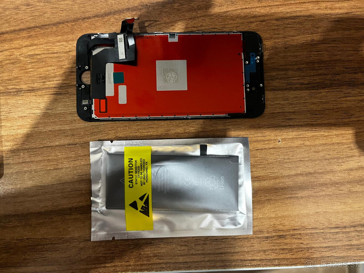 Náhradný displey + batéria iPhone 8 - 3