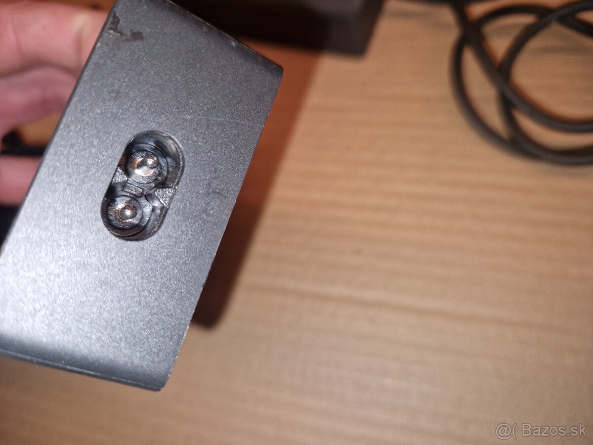 Microsoft Surface Dock - 3