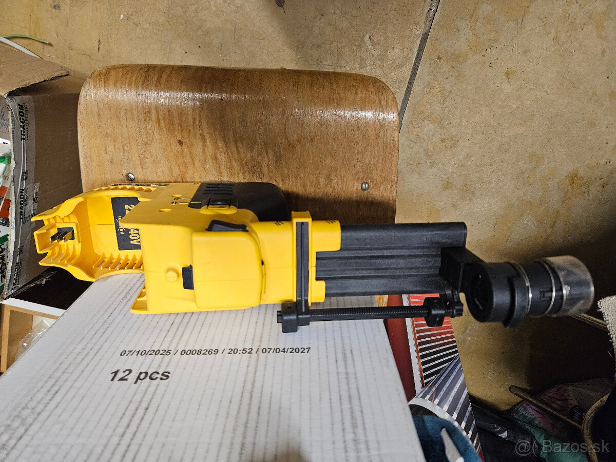 DeWalt D25300D - 3