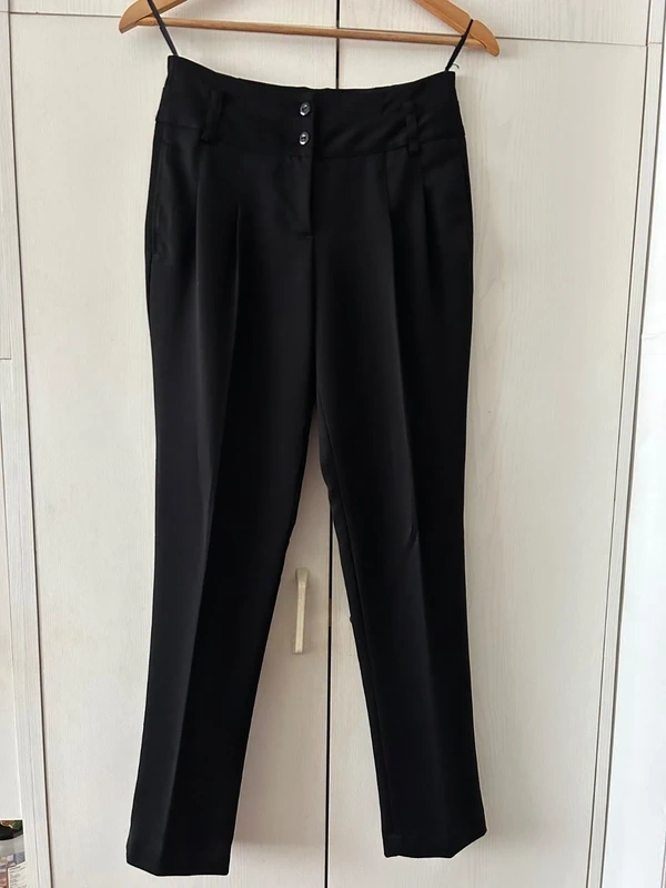 Dámske čierne nohavice - 3