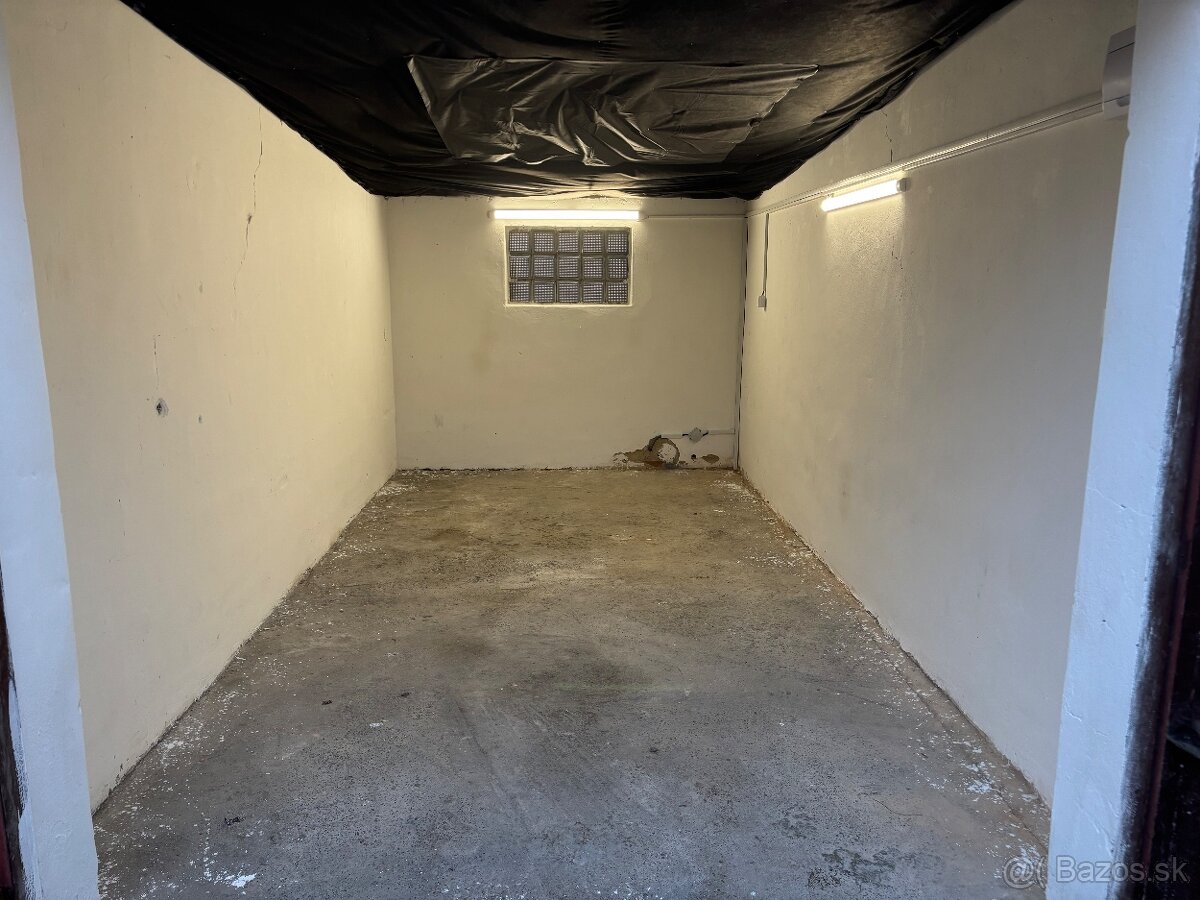 Predám garáž na sídlisku Boriny v D. Strede - 3