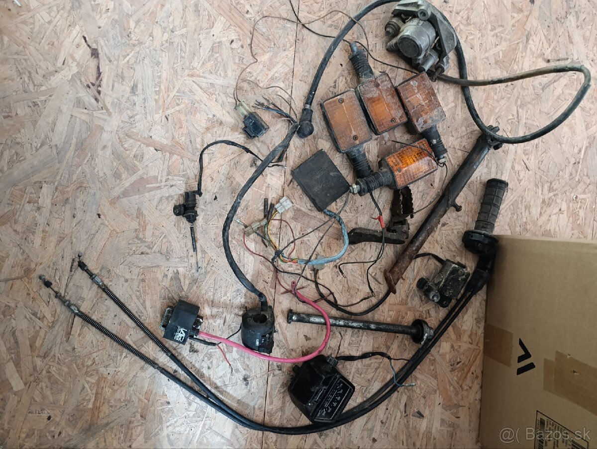 Diely na yamahu dt - 3