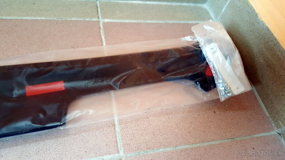 LADA 4X4 NIVA - deflektor kapoty - 3