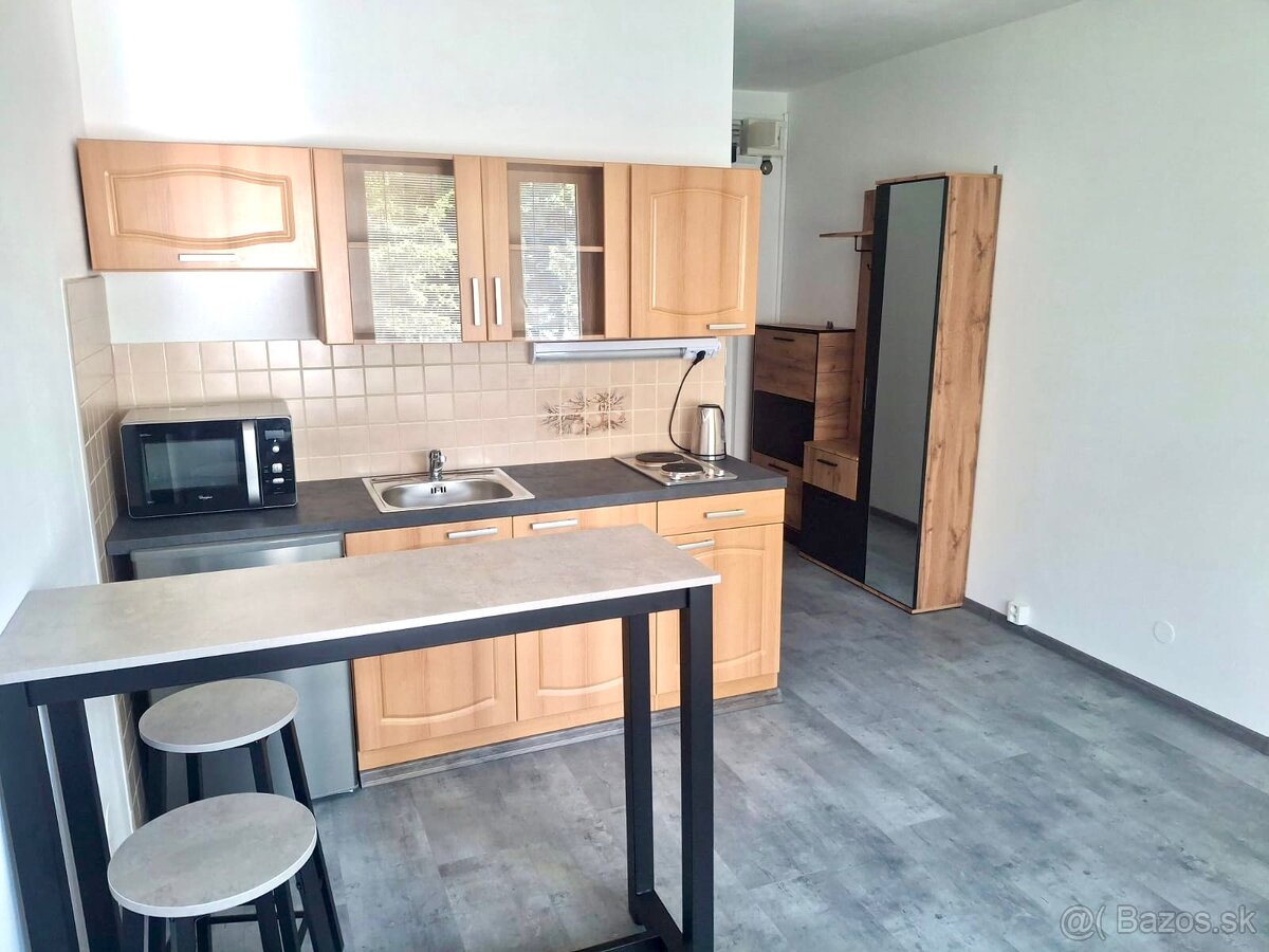 Prenájom Garzónka Prievidza - 3