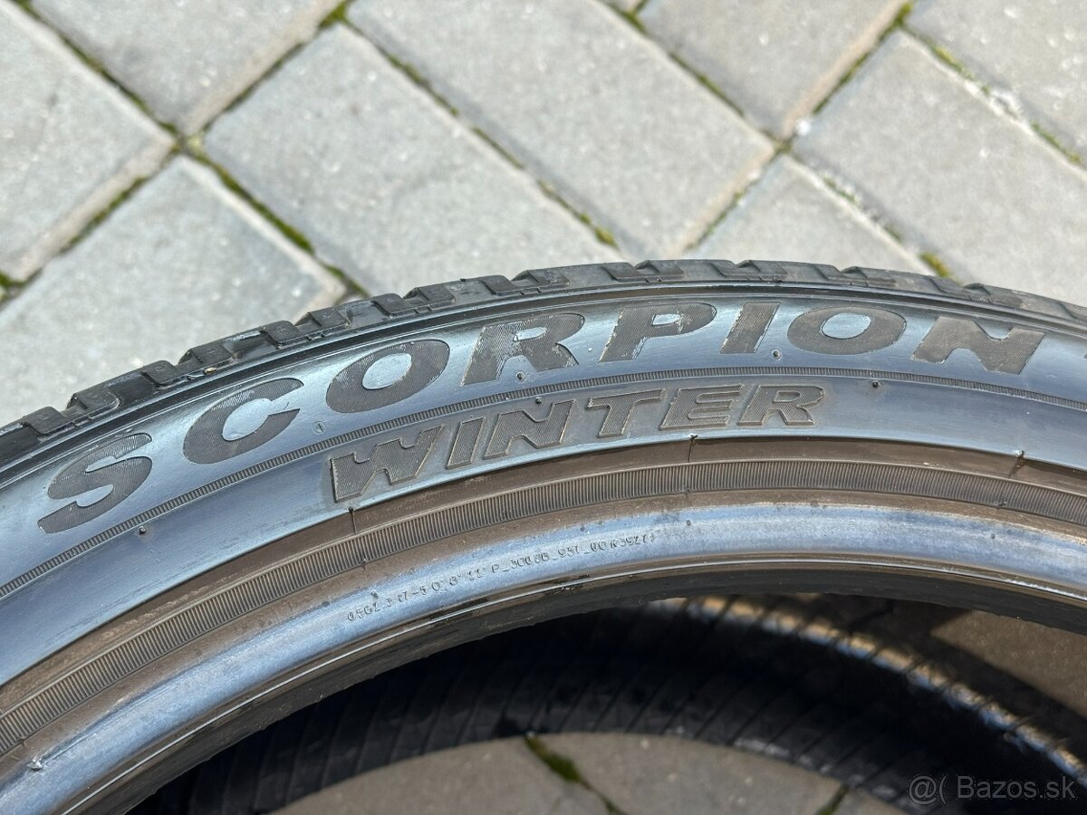 285/35 R22 - 3