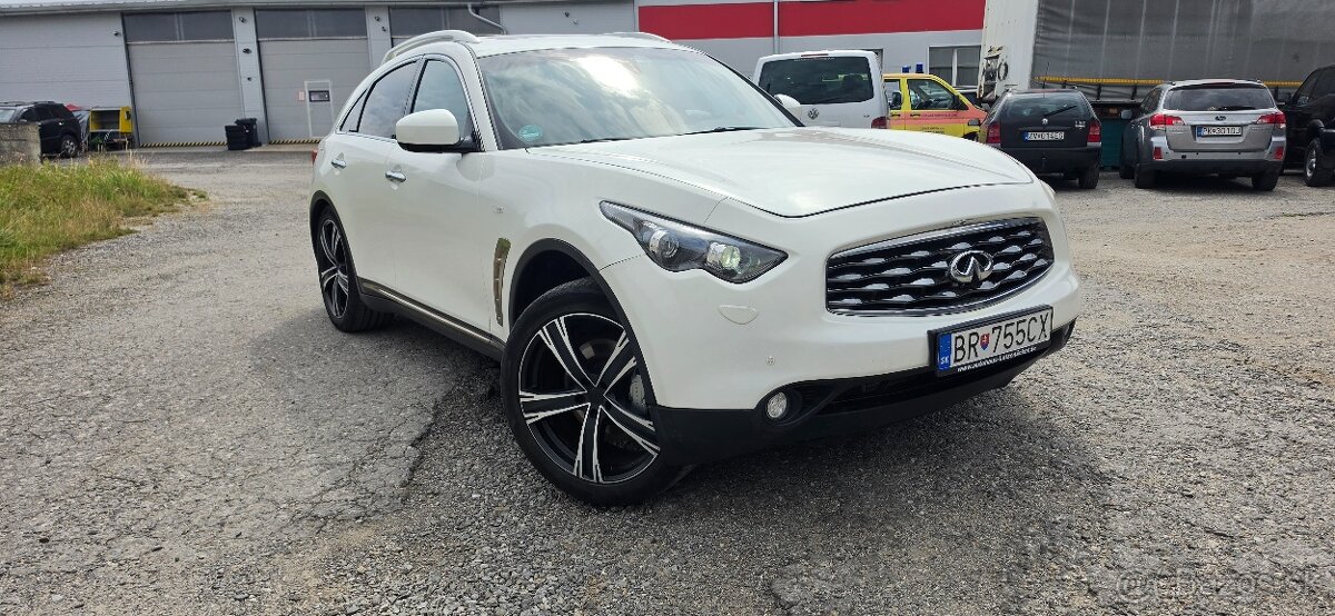 Infiniti FX30 - 3