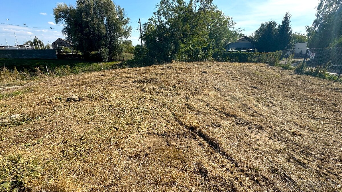 Na predaj stavebný pozemok pri jazierku v Hornej Seči - 3