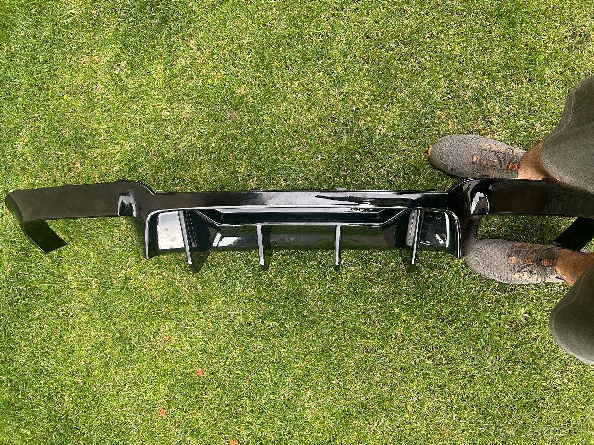 Competition Difuzor na M-paket naraznik pre F10/F11 BMW 5 - 3