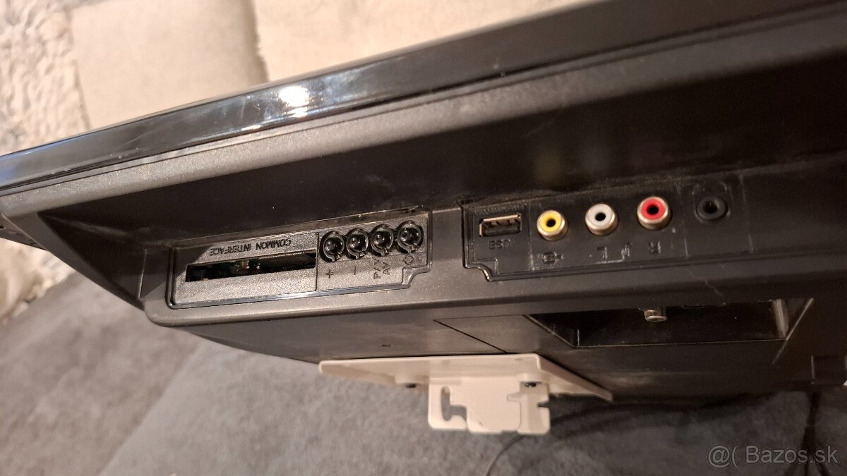 STARSI televizor s DVD a USB - 3