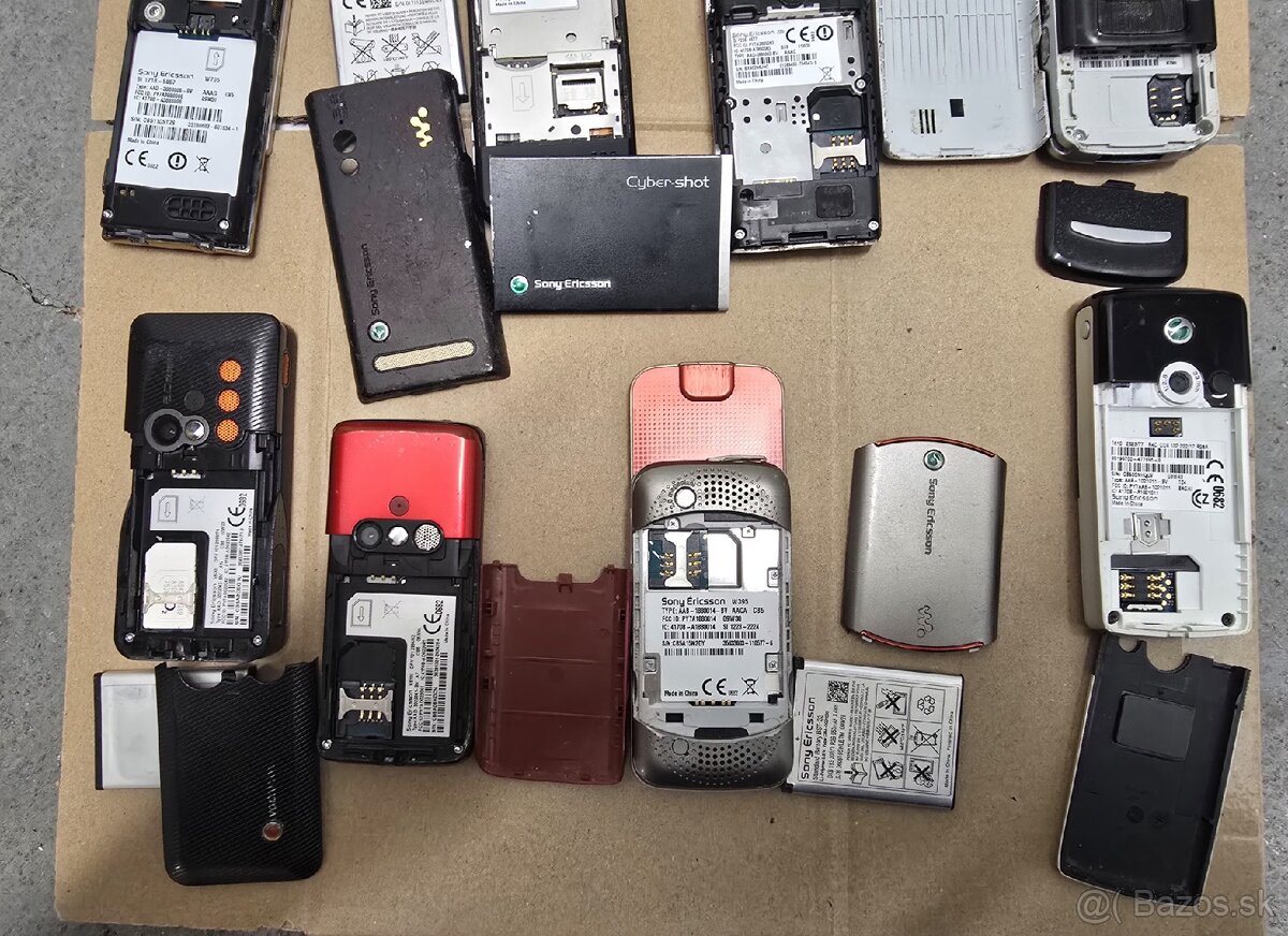 Mix telefónov Sony Ericsson tlačidlové - 3
