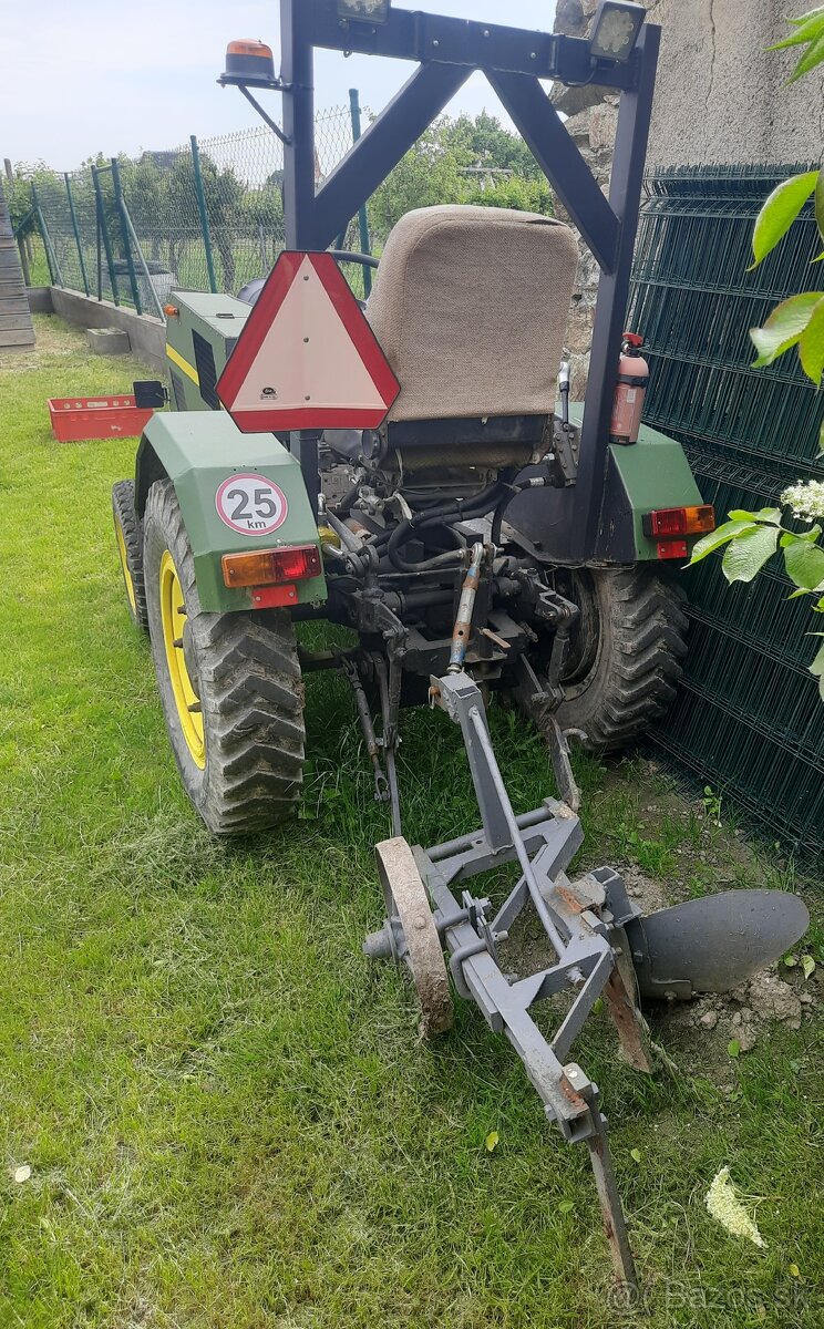 Traktor, malotraktor s pluhom - 3