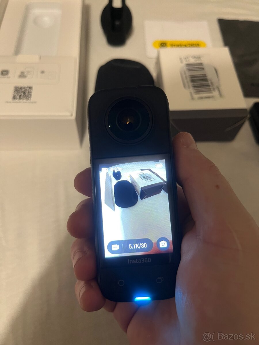 Insta360 X3 s komplet prislusenstvom - 3