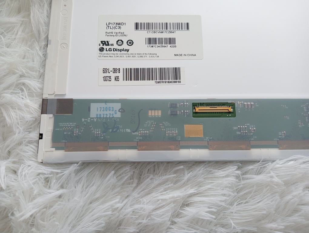 predám 17,3" LED display z notebooku , 40pin HD+ , LP173WD1 - 3