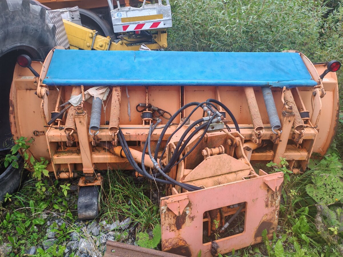 snežny pluh Mercedes Unimov - 3