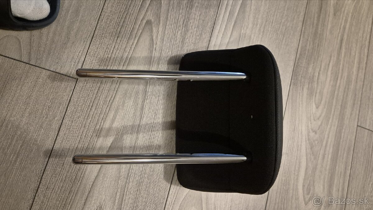 Hlavová opierka z Kia XCeed 2023 - 3