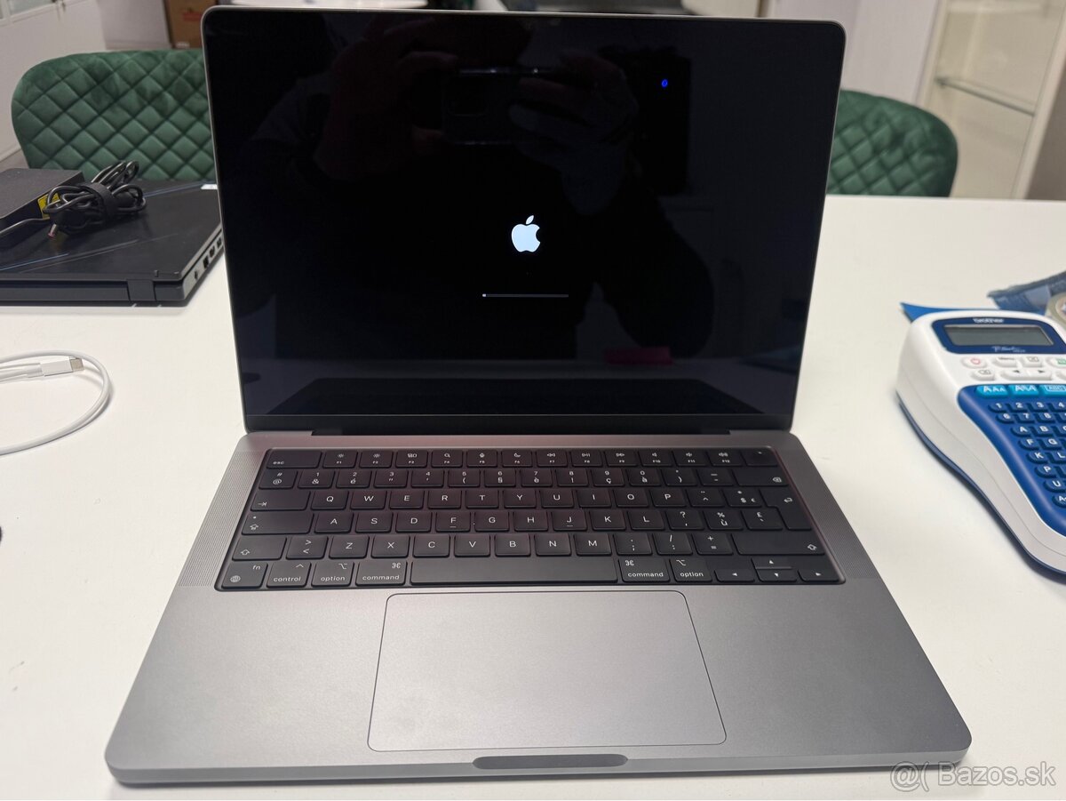 ZARUKA Macbook Pro 14” m2 32gb ram 512gb ssd - 3