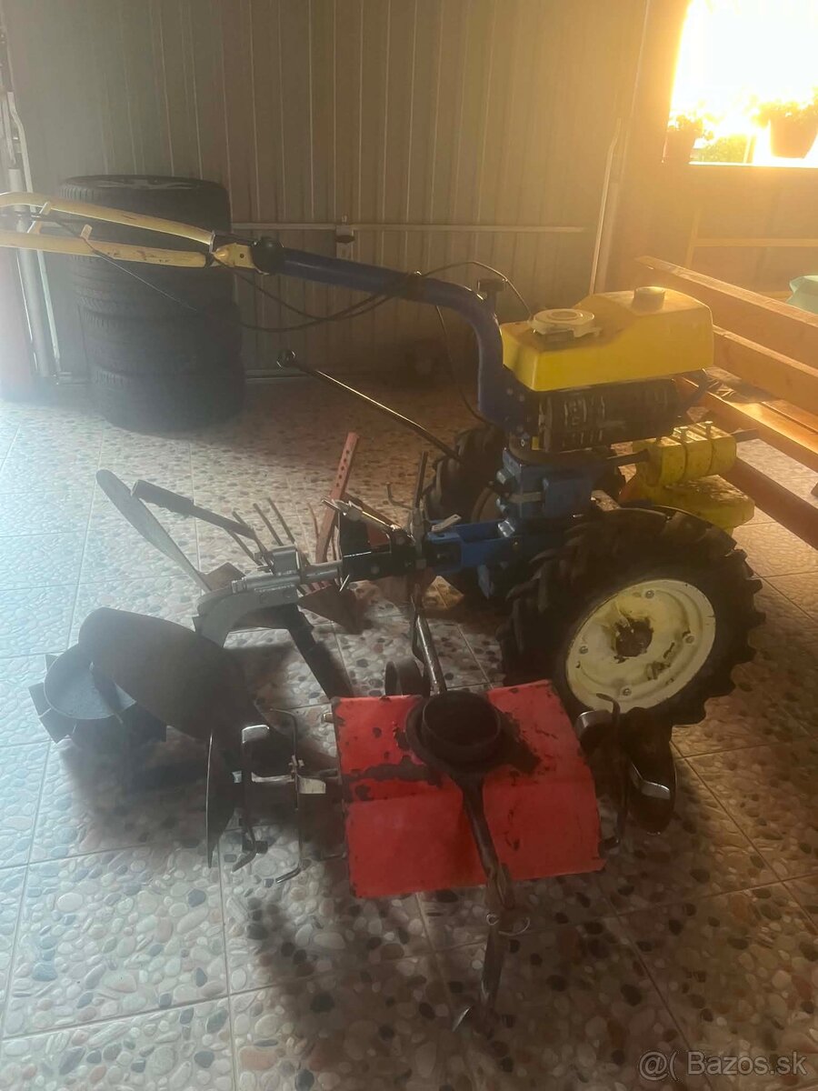 AGZAT S PRÍSLUŠENSTVOM - 3