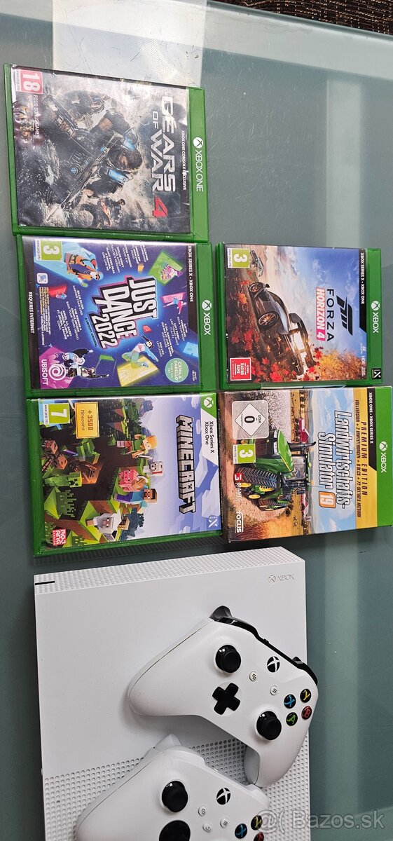 X box One S - 3