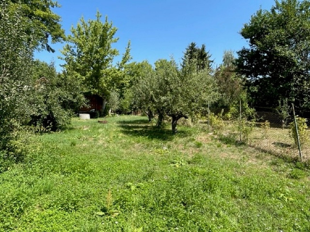 Záhrada s chatou, krásne prostredie pri potoku, studňa, ele. - 3