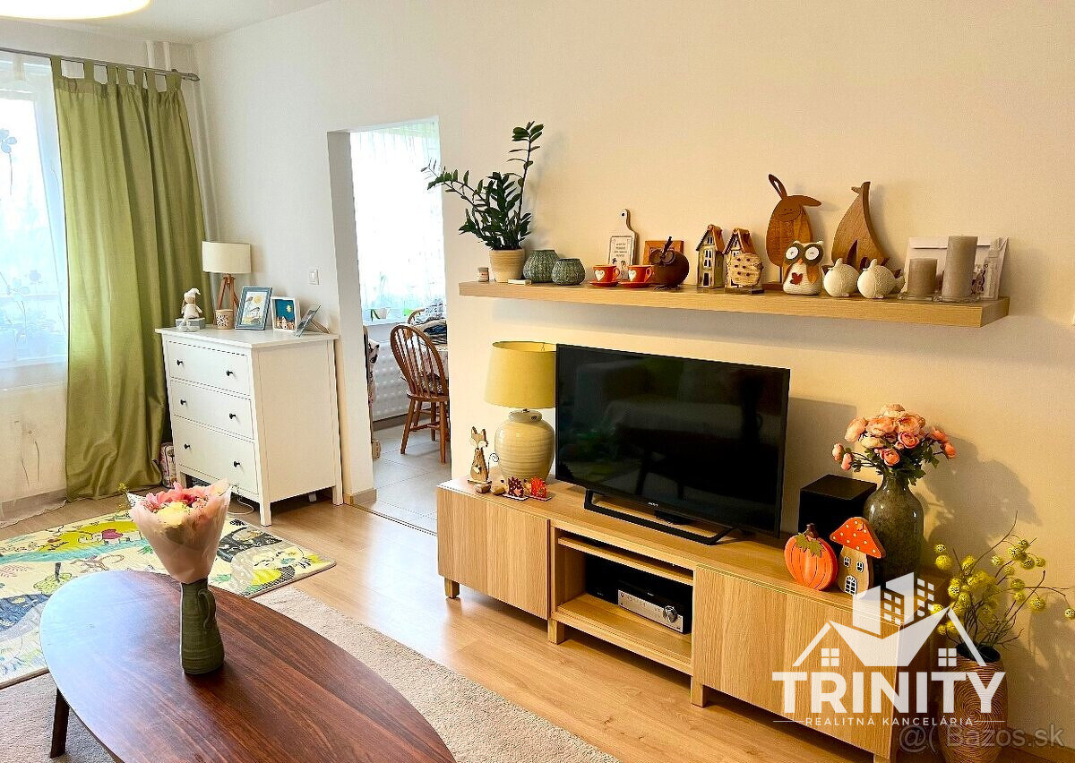 Na predaj priestranný 3-izbový byt s dvoma balkónmi v meste - 3