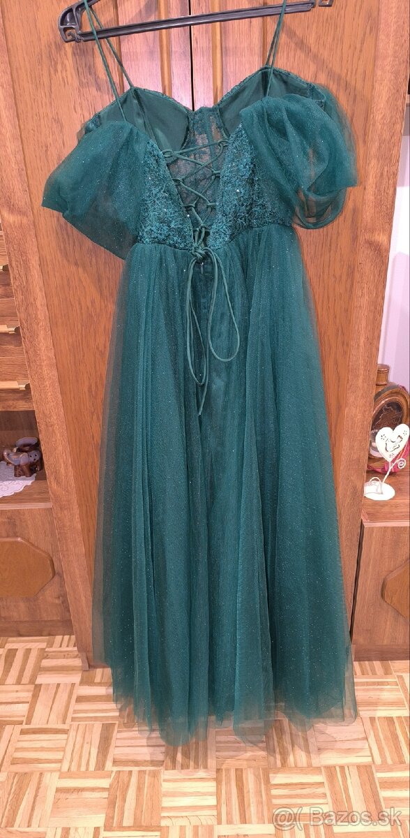 Predám zelené tylové spoločenské šaty - 3