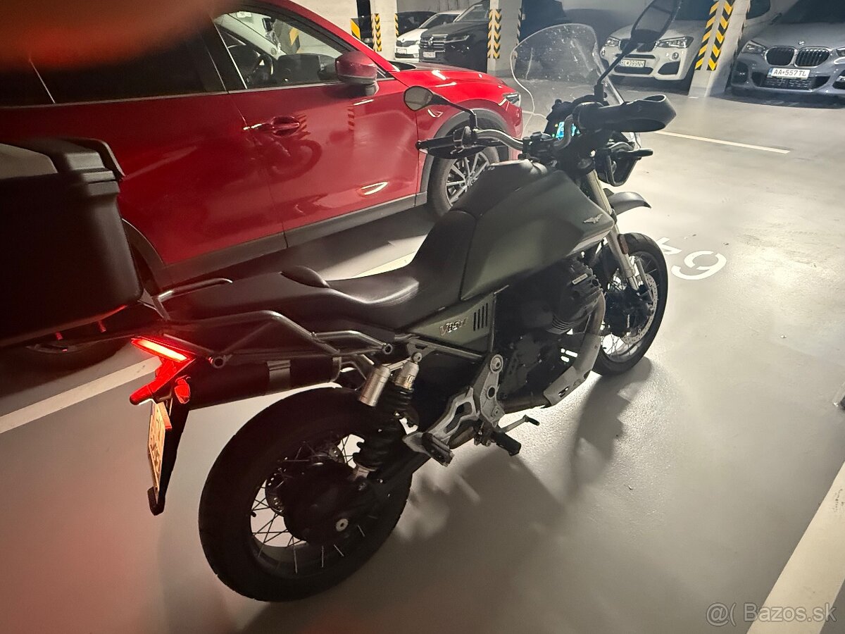 Moto Guzzi V85TT - 3