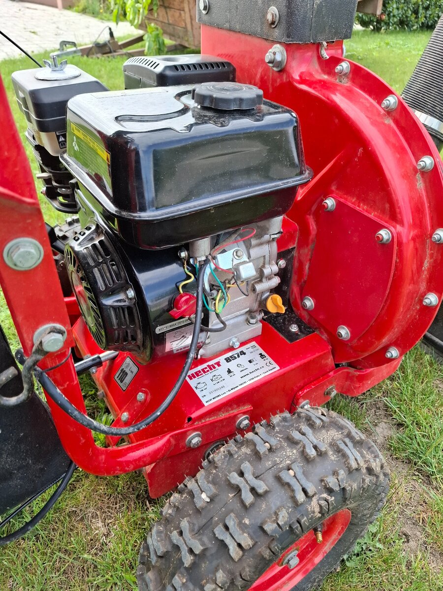 Motorový vysávač lístia + drvič - 3