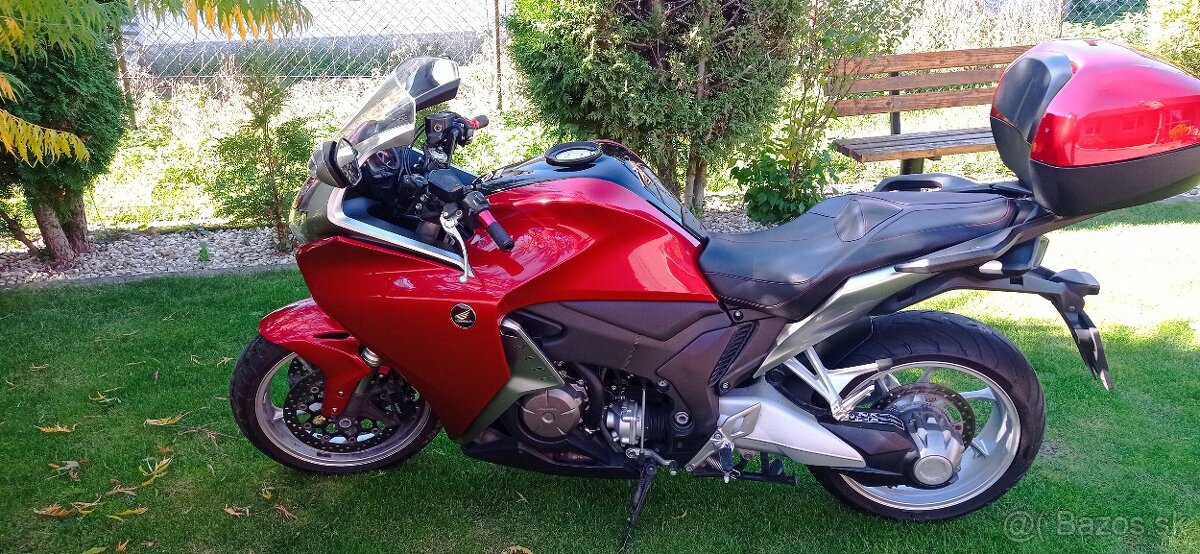 Honda VFR 1200f - 3