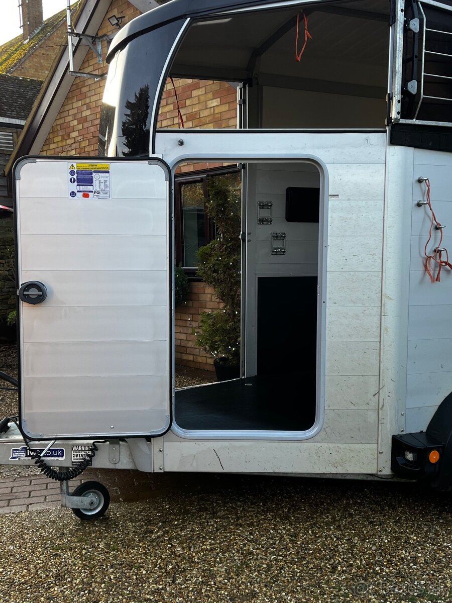 Prepravnik na Koně Ifor Williams HBX506 - 3