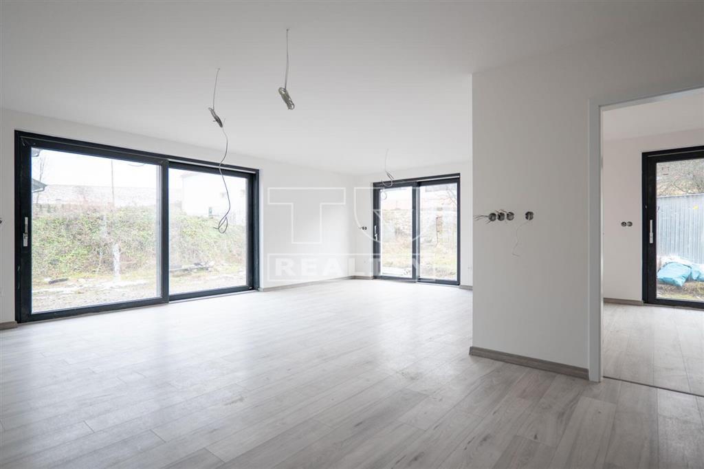 Moderný 4-izbový dom pri Žiline – ihneď k nasťahovaniu - 3