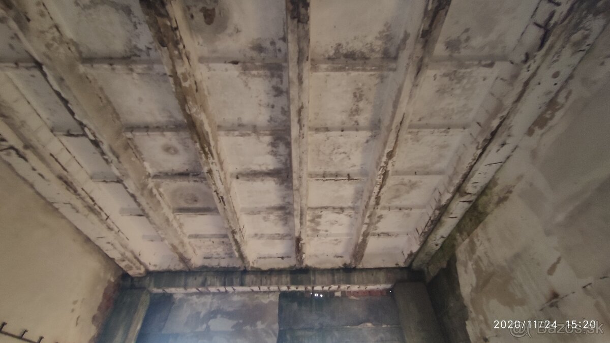 Predám pozemok s budovou - 3