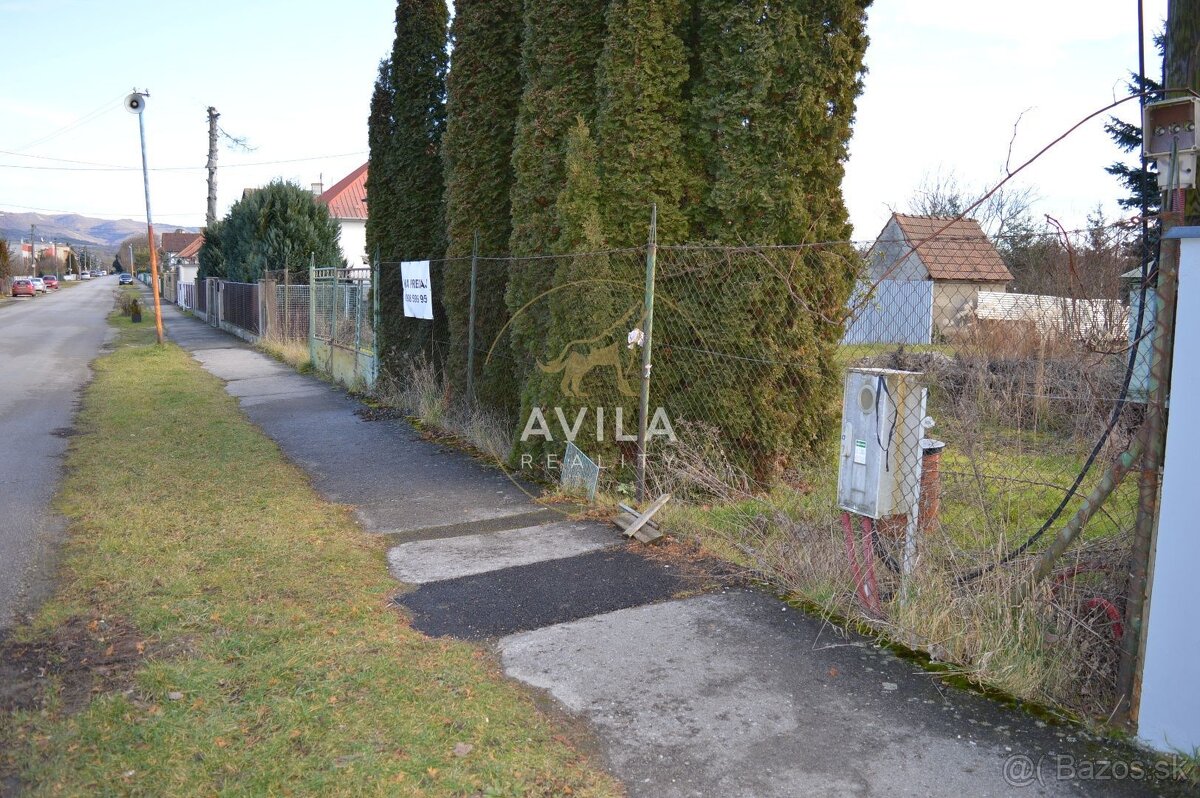 TOP NA PREDAJ: 2 stavebné pozemky 728m2 a 1761m2 (celkom 248 - 3