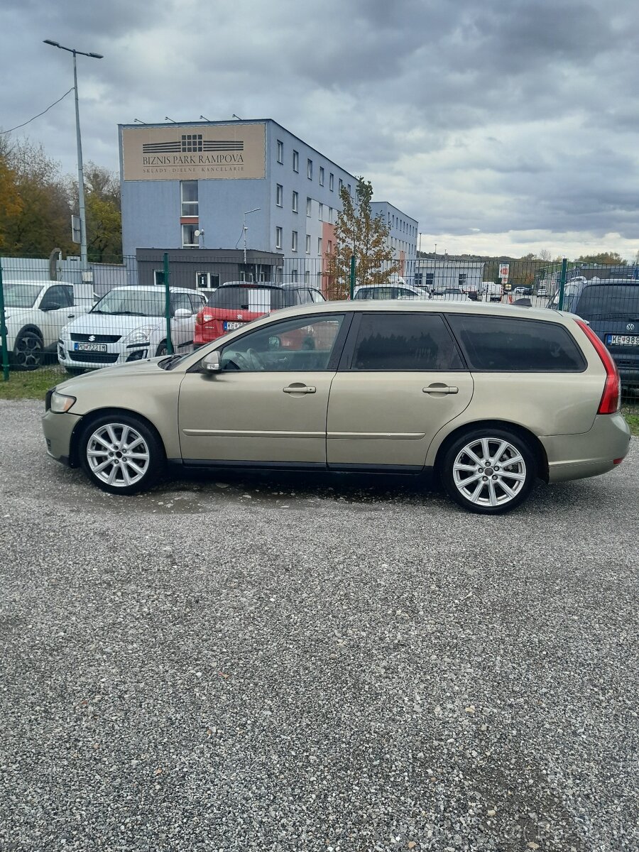 Predám VOLVO V50 - 3