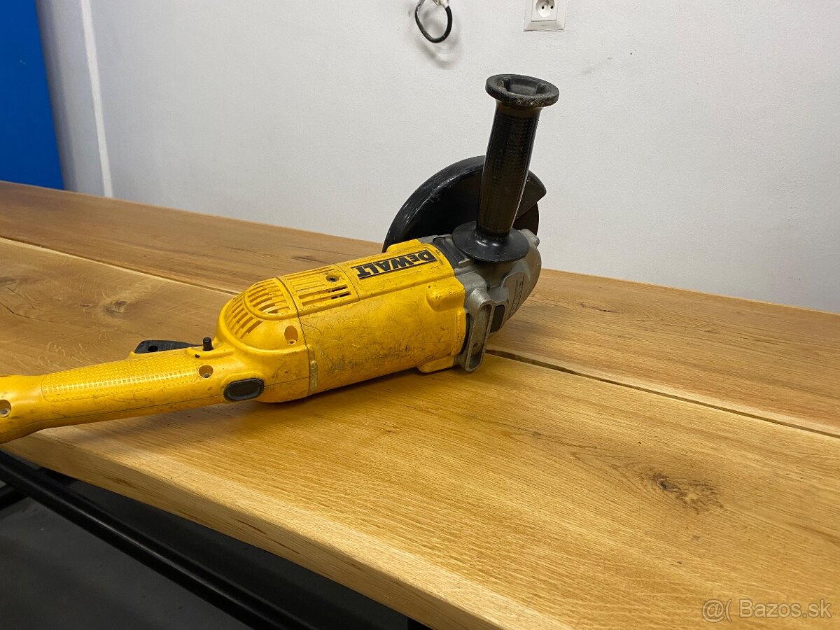 Bruska Dewalt - 3