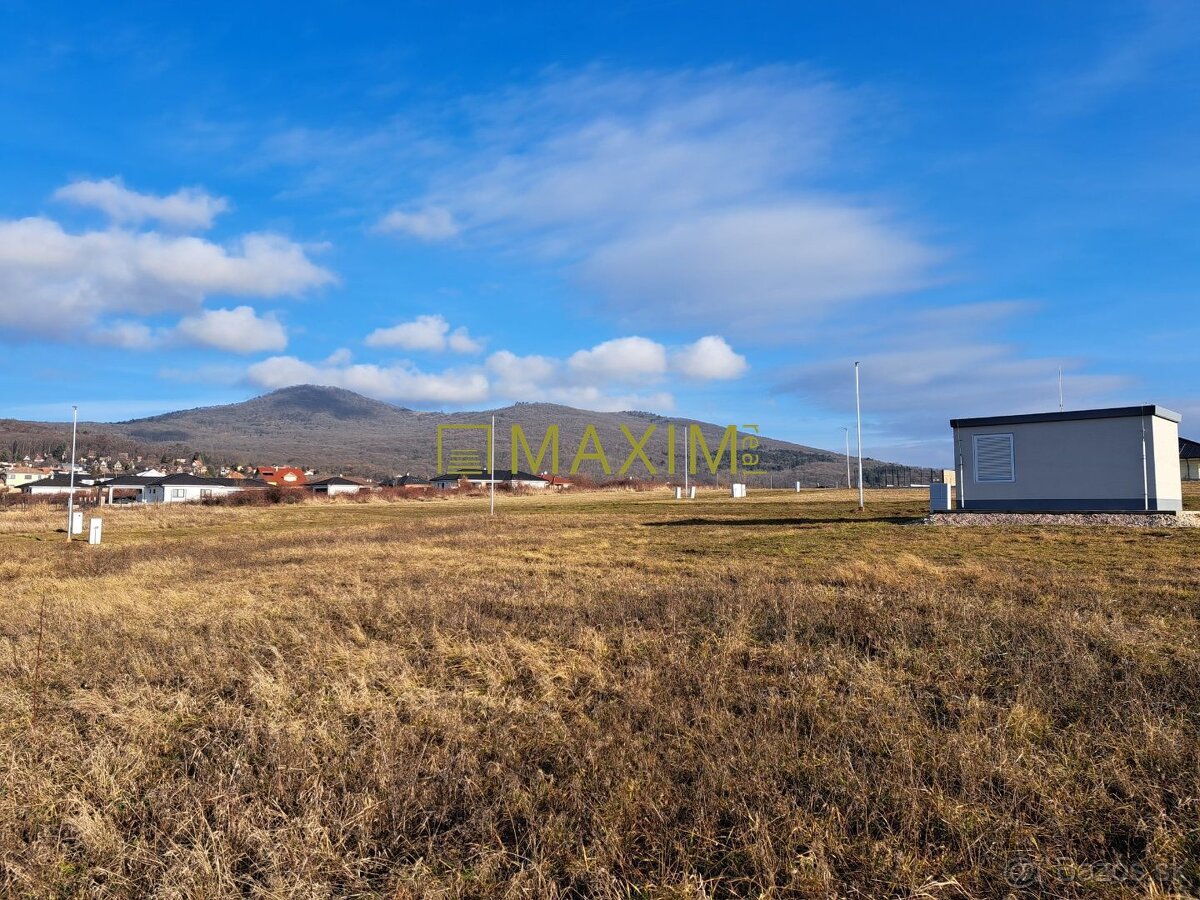 Stavebný pozemok 720 m2 v Štitároch - 3