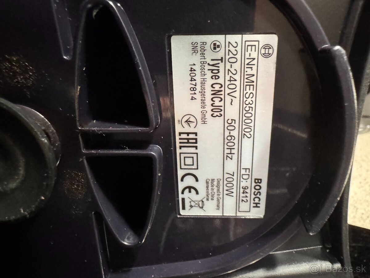 Odšťavovač Bosch MES3500 XL 700W DripStop - 3