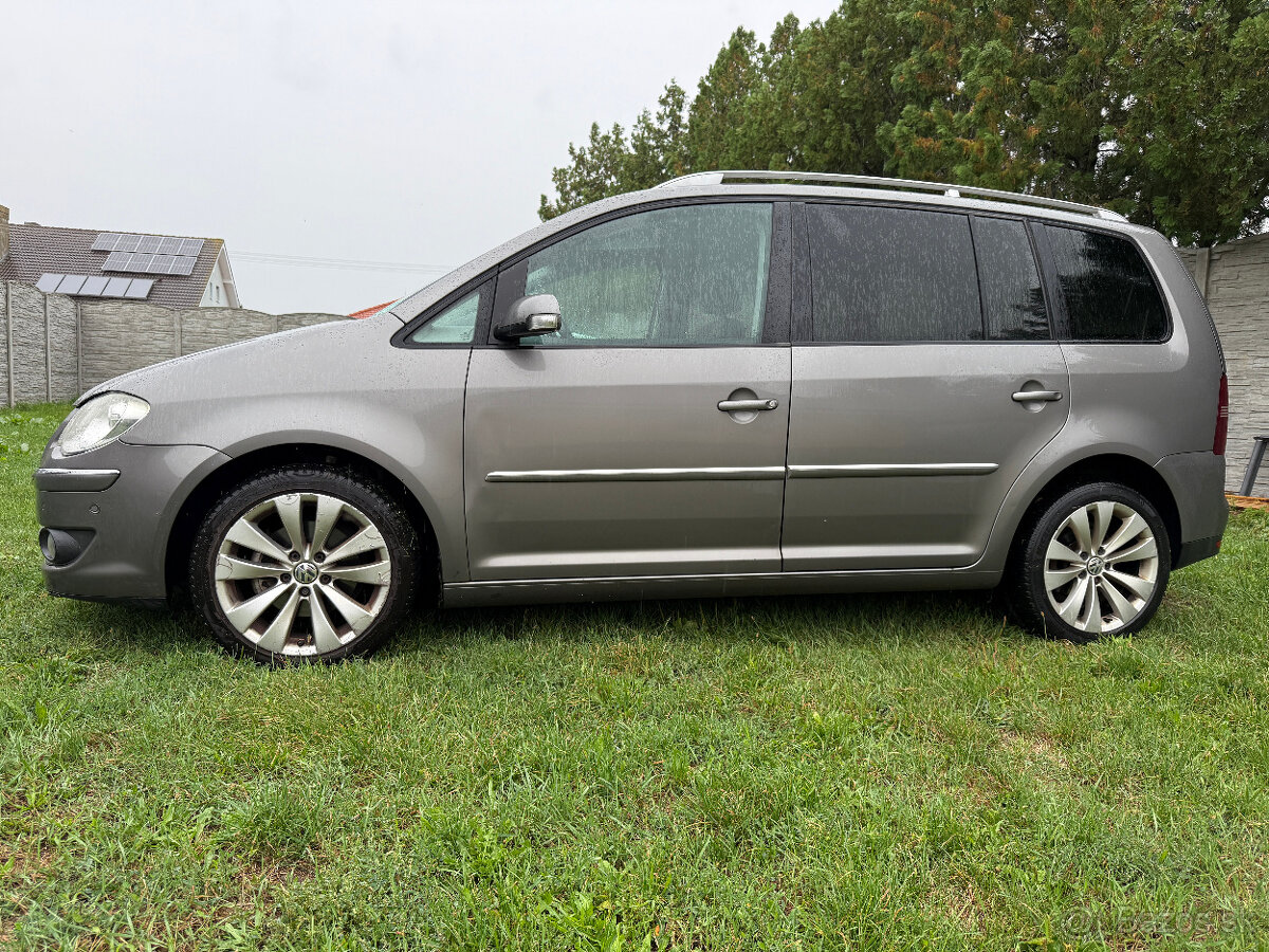 Rozpredam VW Touran 2009 HighLine - 3