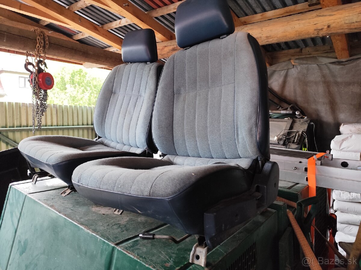 Sedačky Nissan WD21, D21 - 3