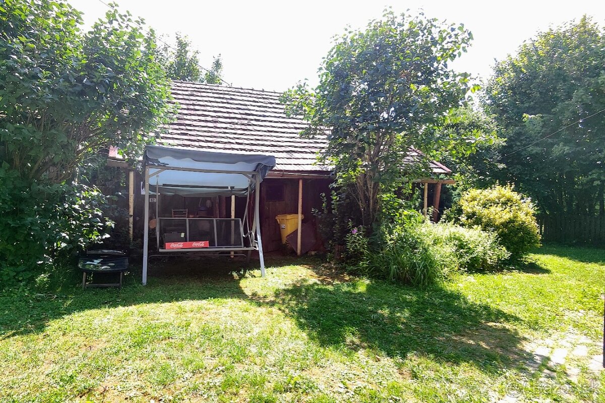 Uhorské: Dom s Príbehom, Charizmou a krásnym Pozemkom - 3