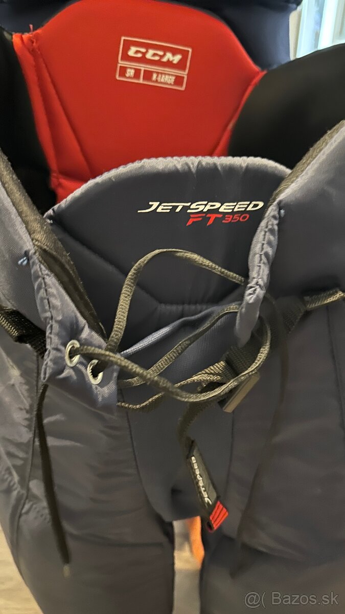 Hokejová výstroj CCM - 3