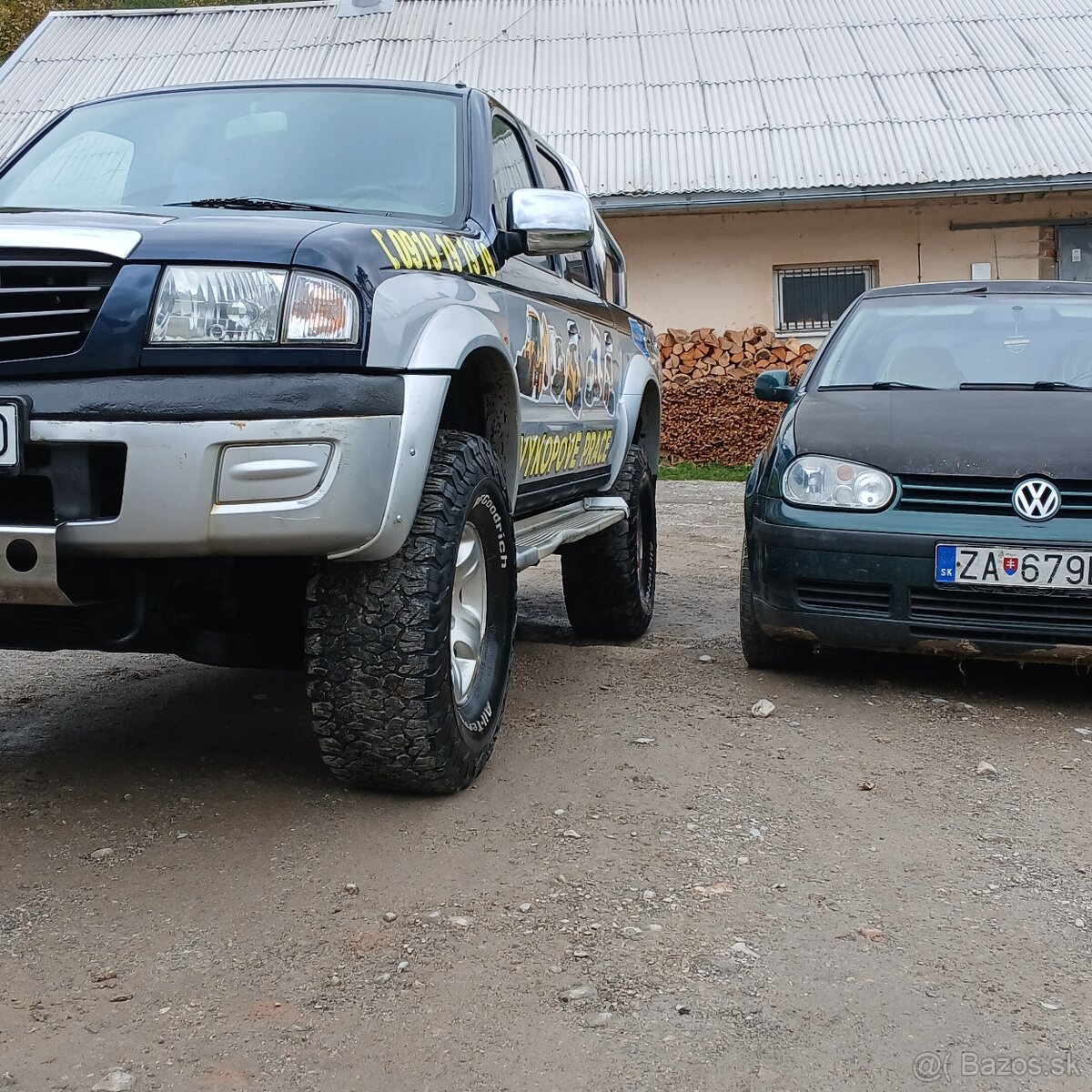 Mazda b2500. Big food. - 3