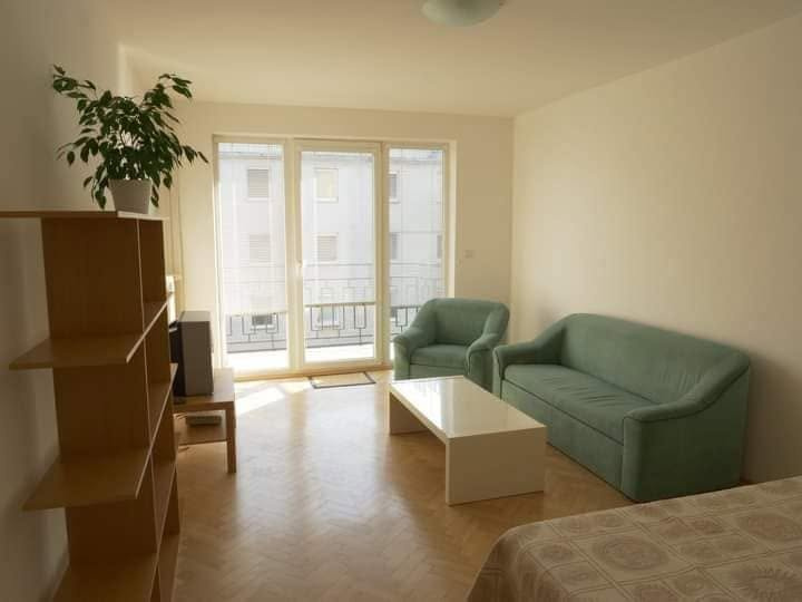2 izbový byt na prenájom v centre Bratislavy / For Rent - Widok 3