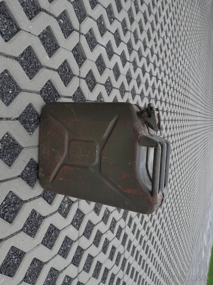 Vojenský kanister 20 litrov - 3