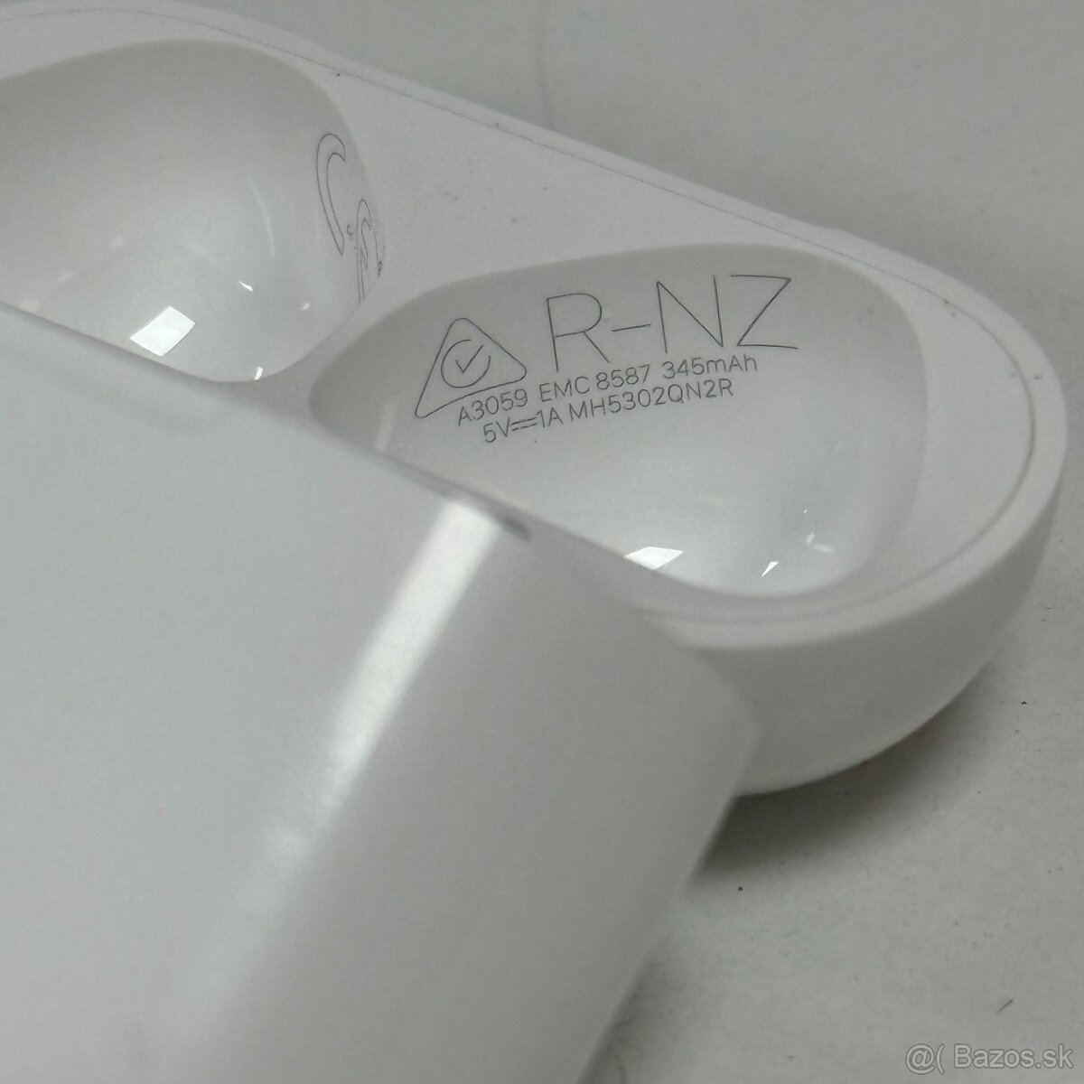  Púzdro pre Apple AirPods 4 (ANC) - 3