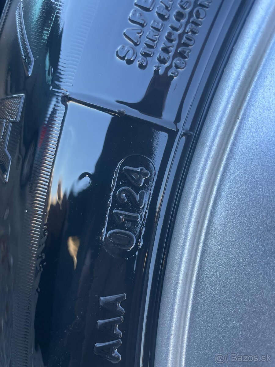 5x108 235/65 R17 - 3