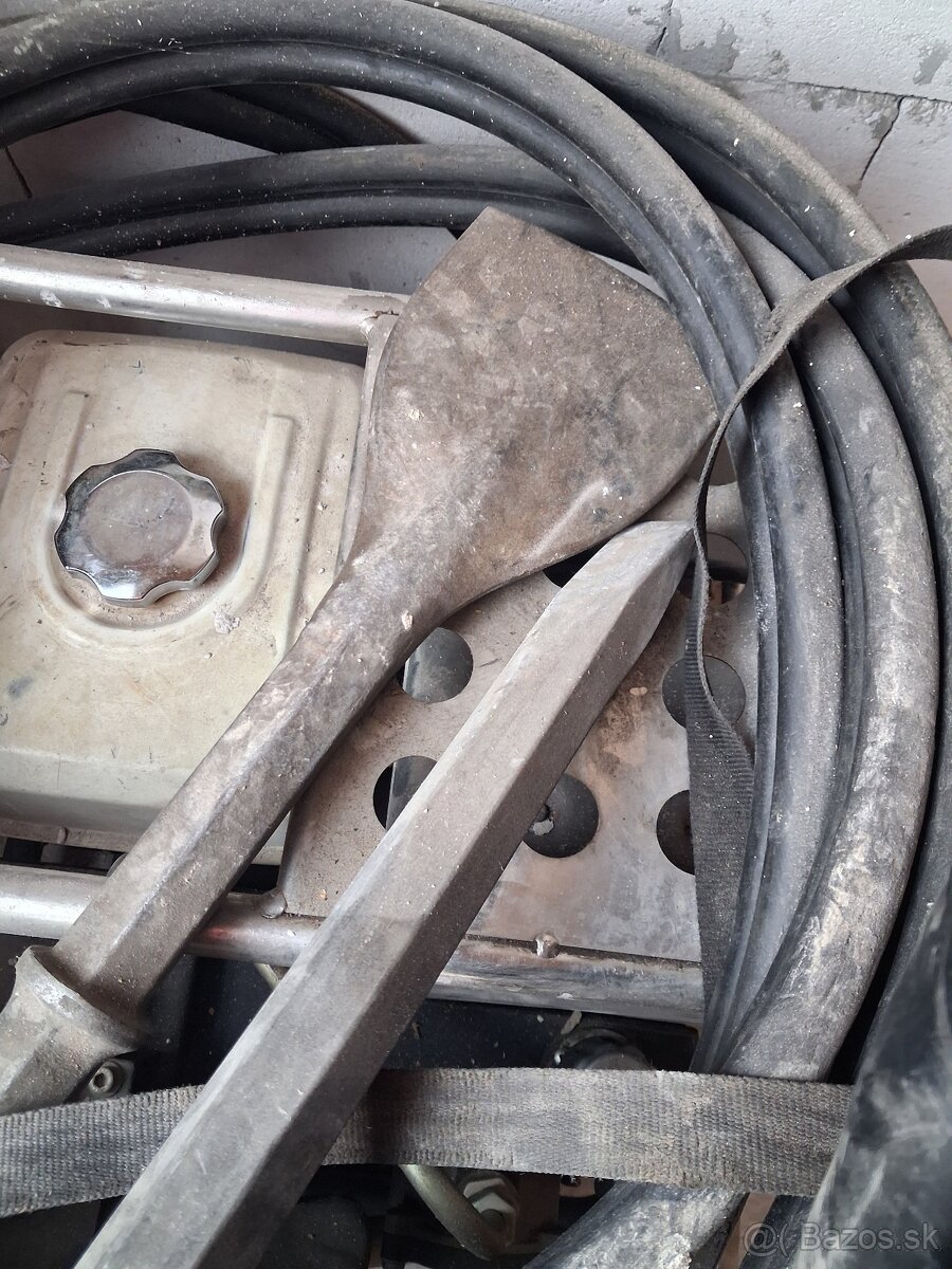 prenosné hydraulicke kladivo jcb - 3