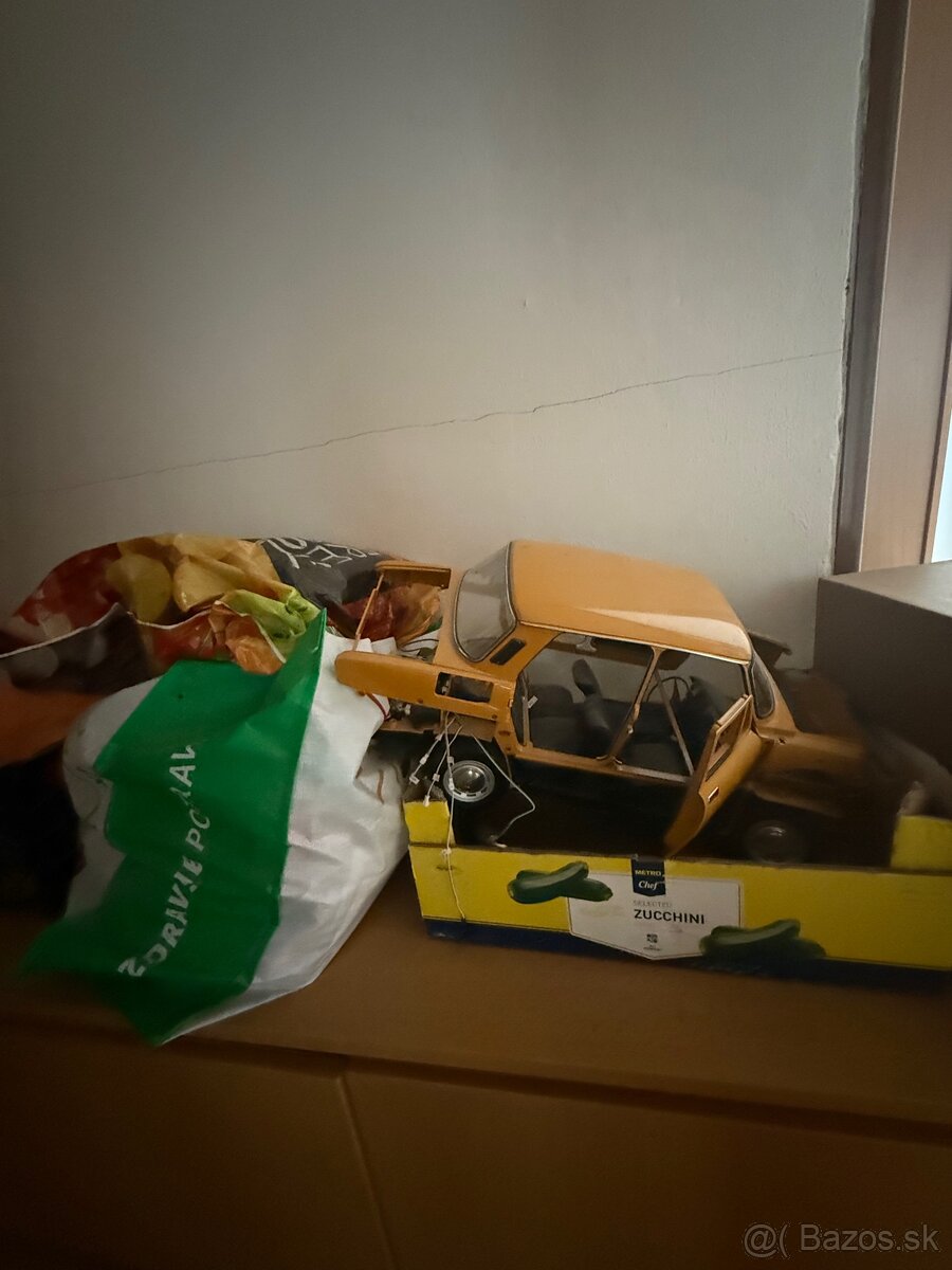 Škoda 100 1:8 deagostini - 3