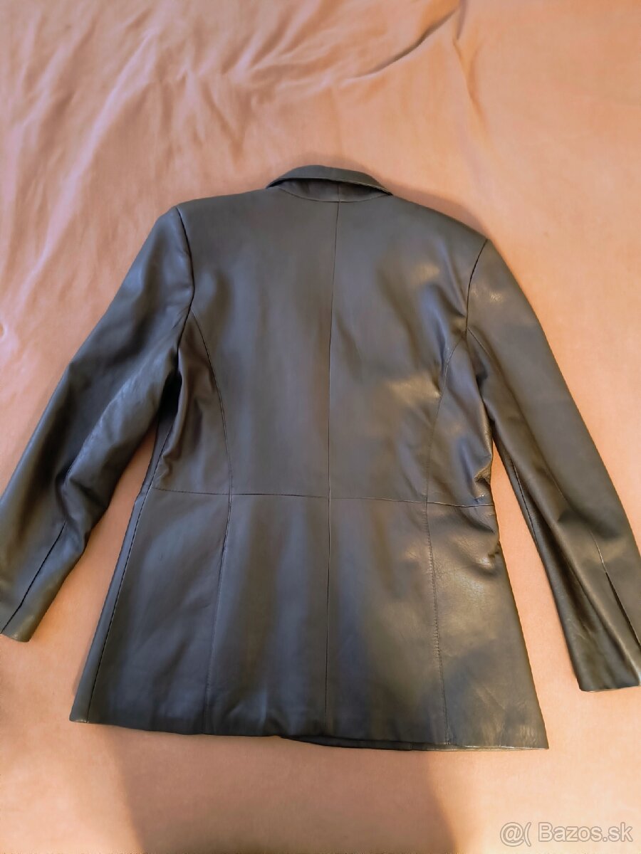 Pravá kožená bunda – Echtes Leder (Styled in Italy)
- 3